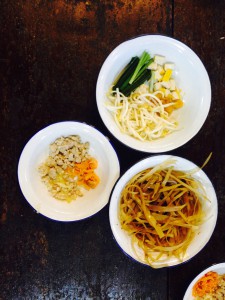 De ingrediënten voor phat thai sai khai